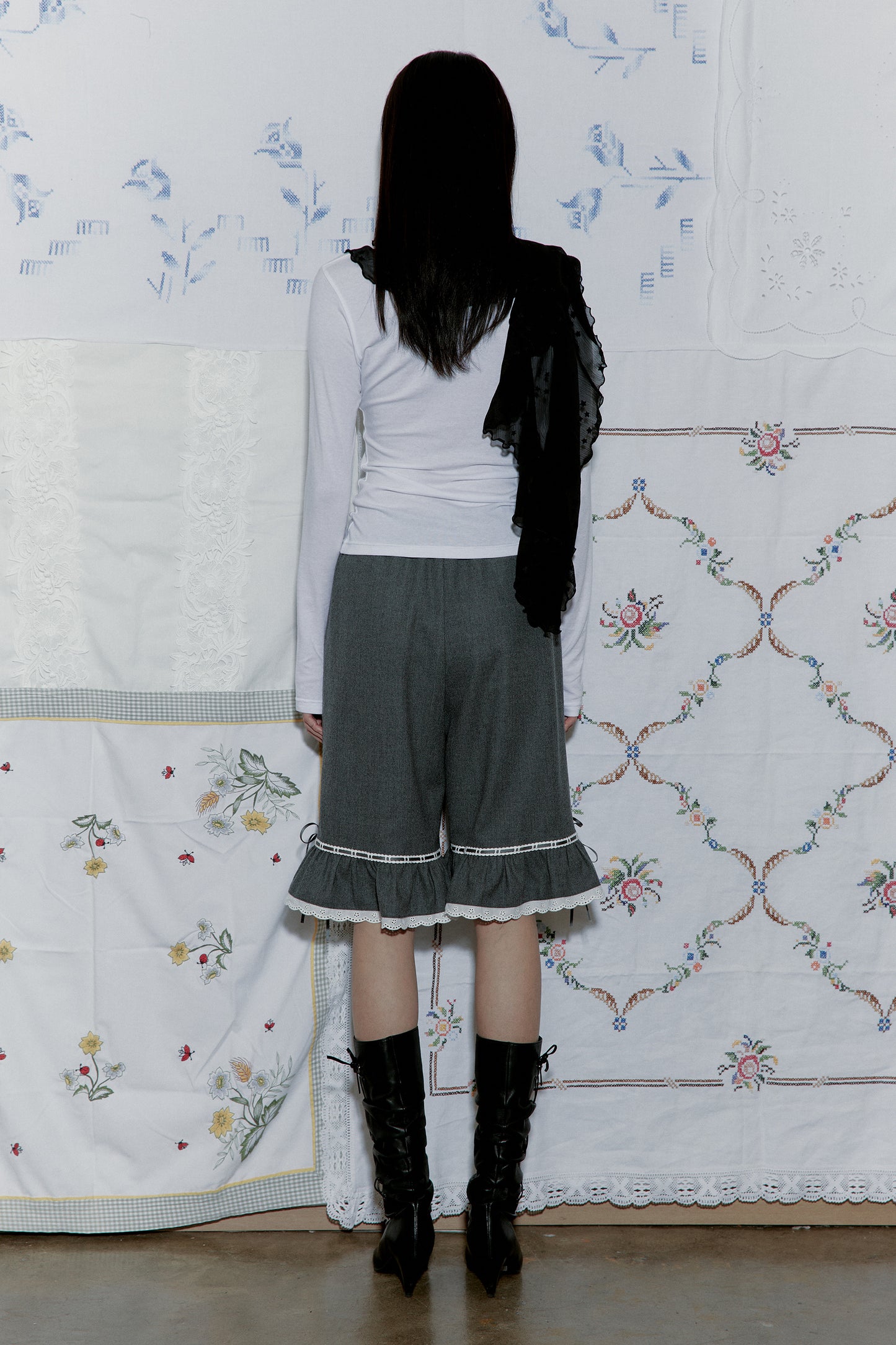 Wool Bloomer Bermuda Pants (Charcoal)