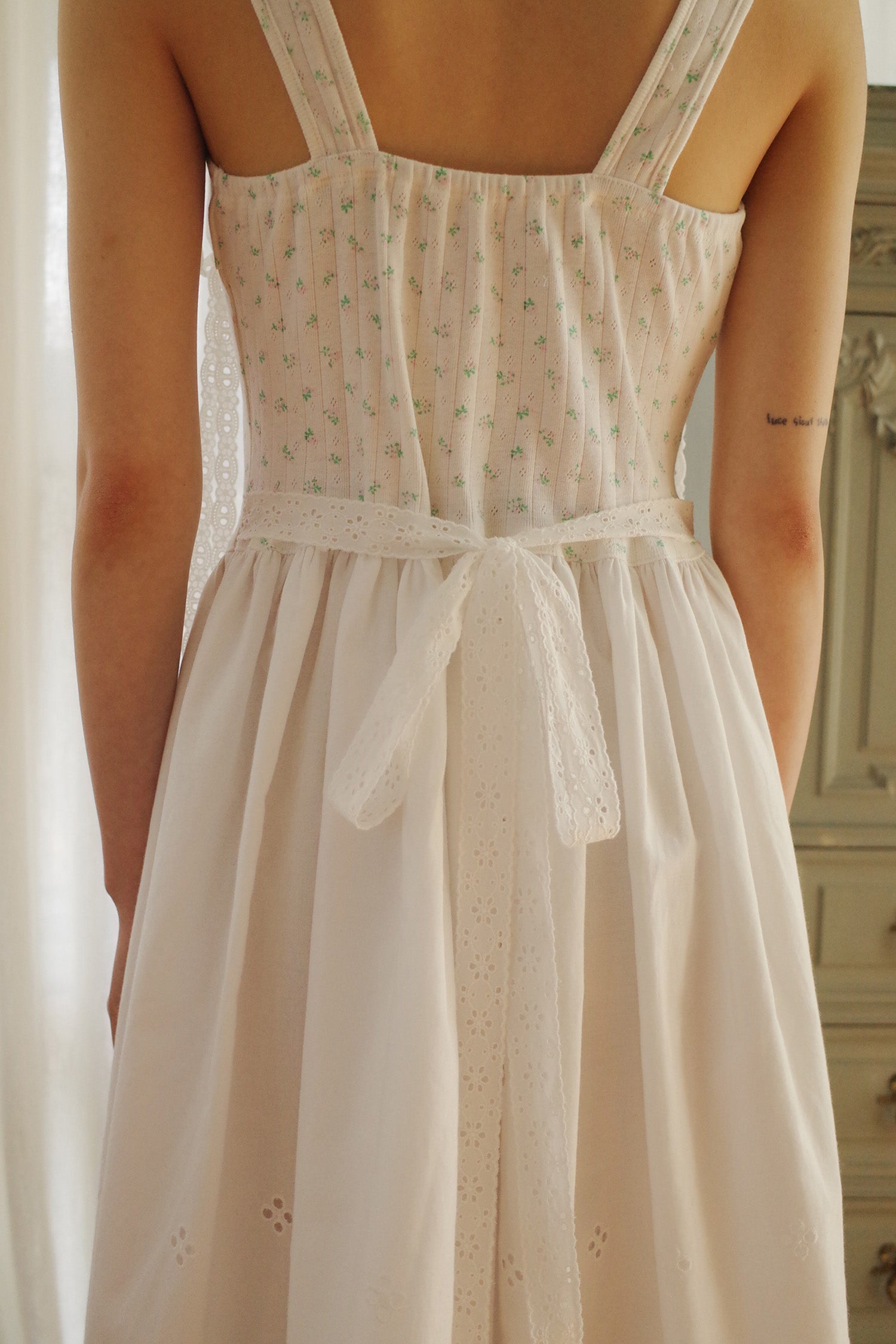 Basque waist floral dress (White)
