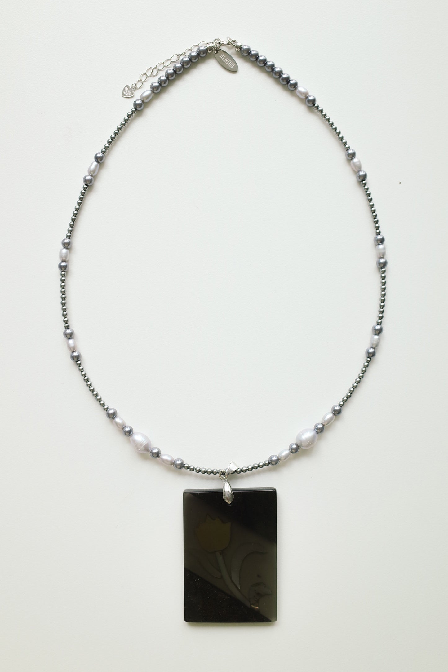Flower Jagae & Pearl Necklace