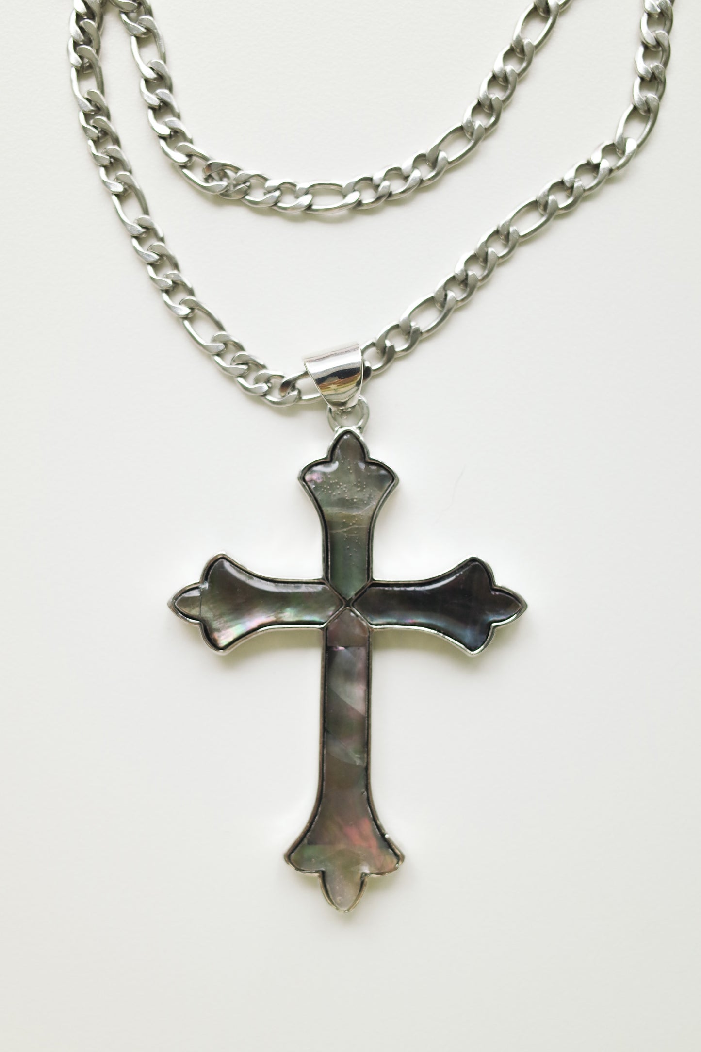 Jagae Cross Necklace