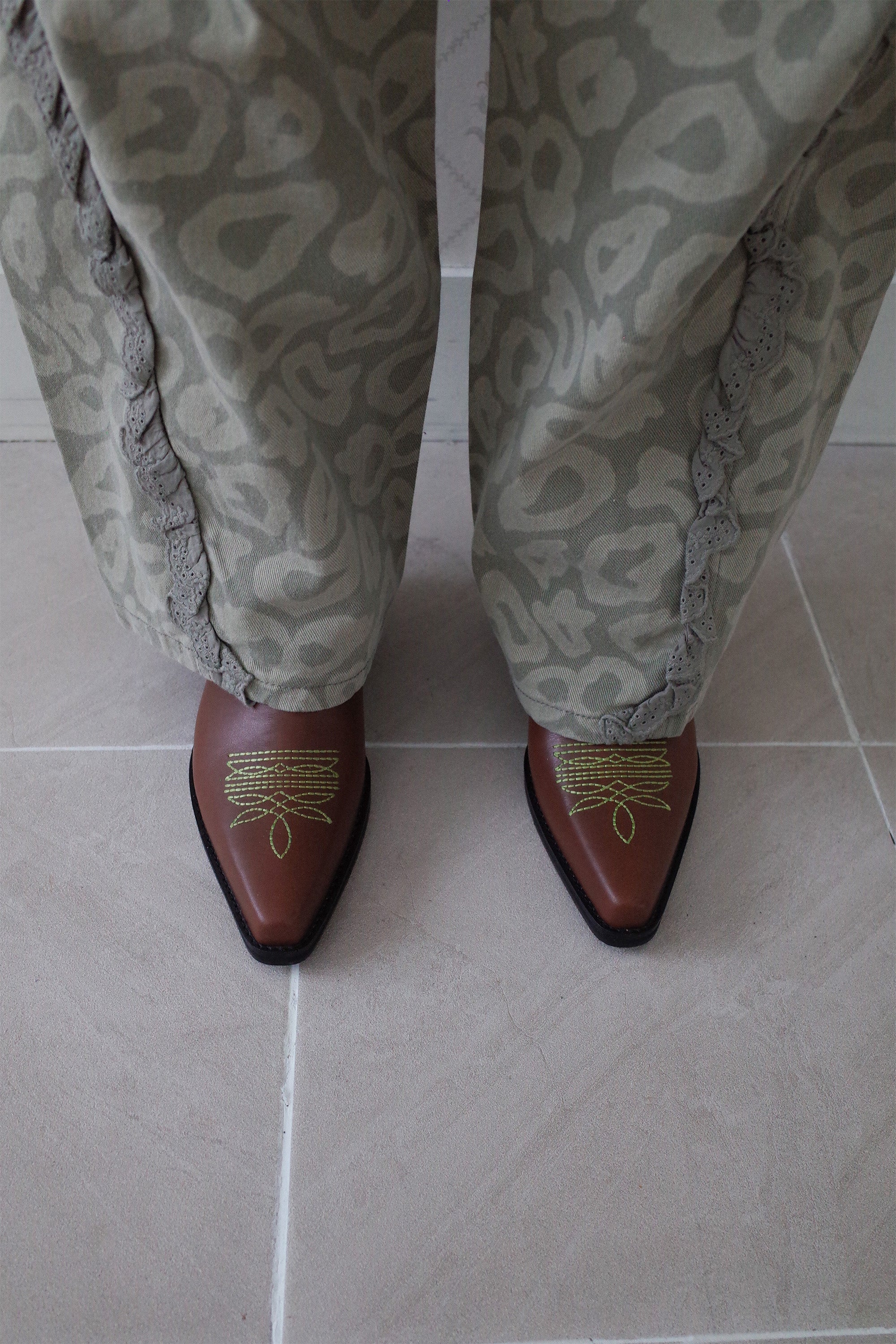 So many buttons leopard pants khaki