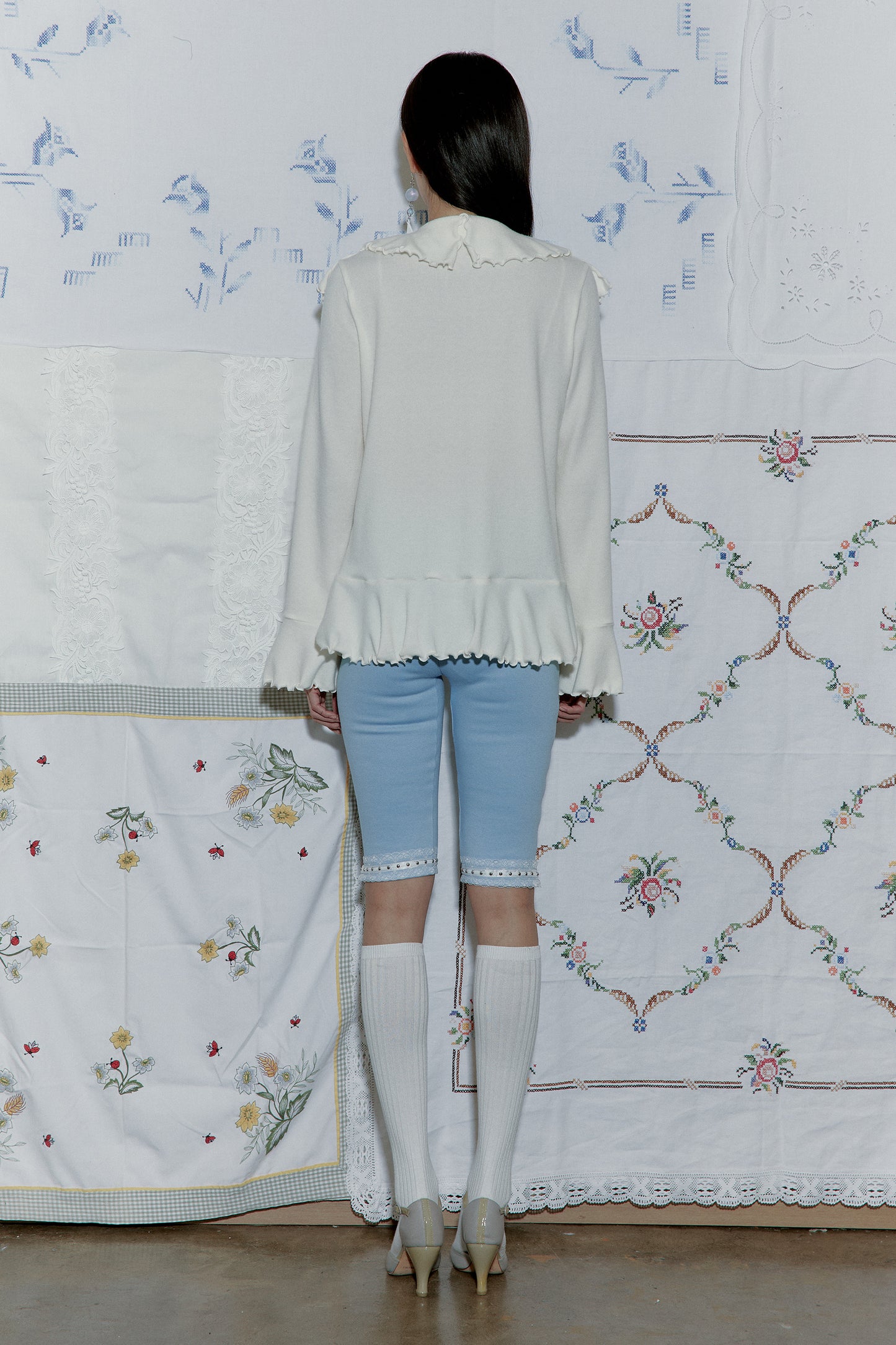 Side Hole Capri Pants (Light Blue)