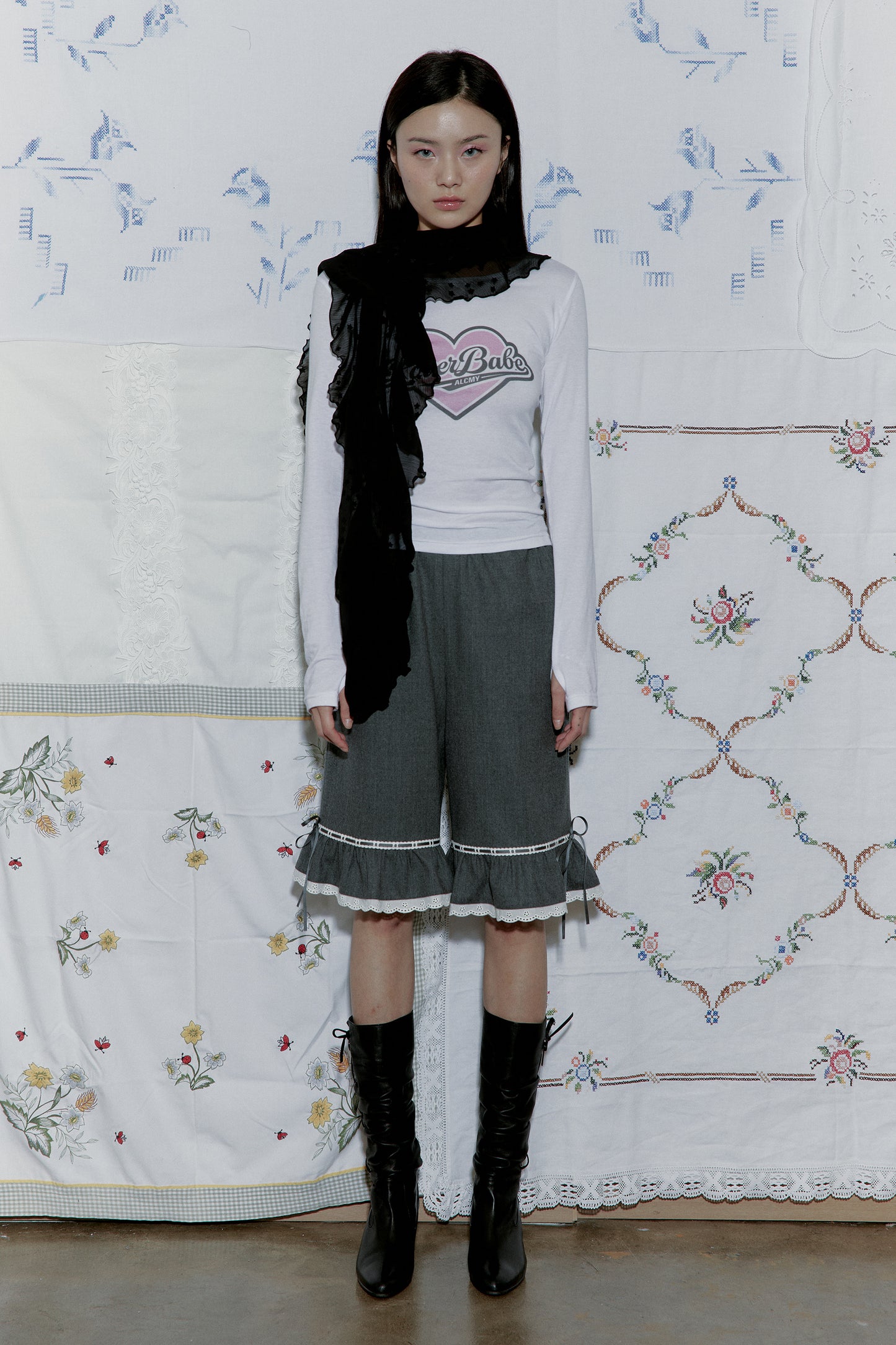 Wool Bloomer Bermuda Pants (Charcoal)